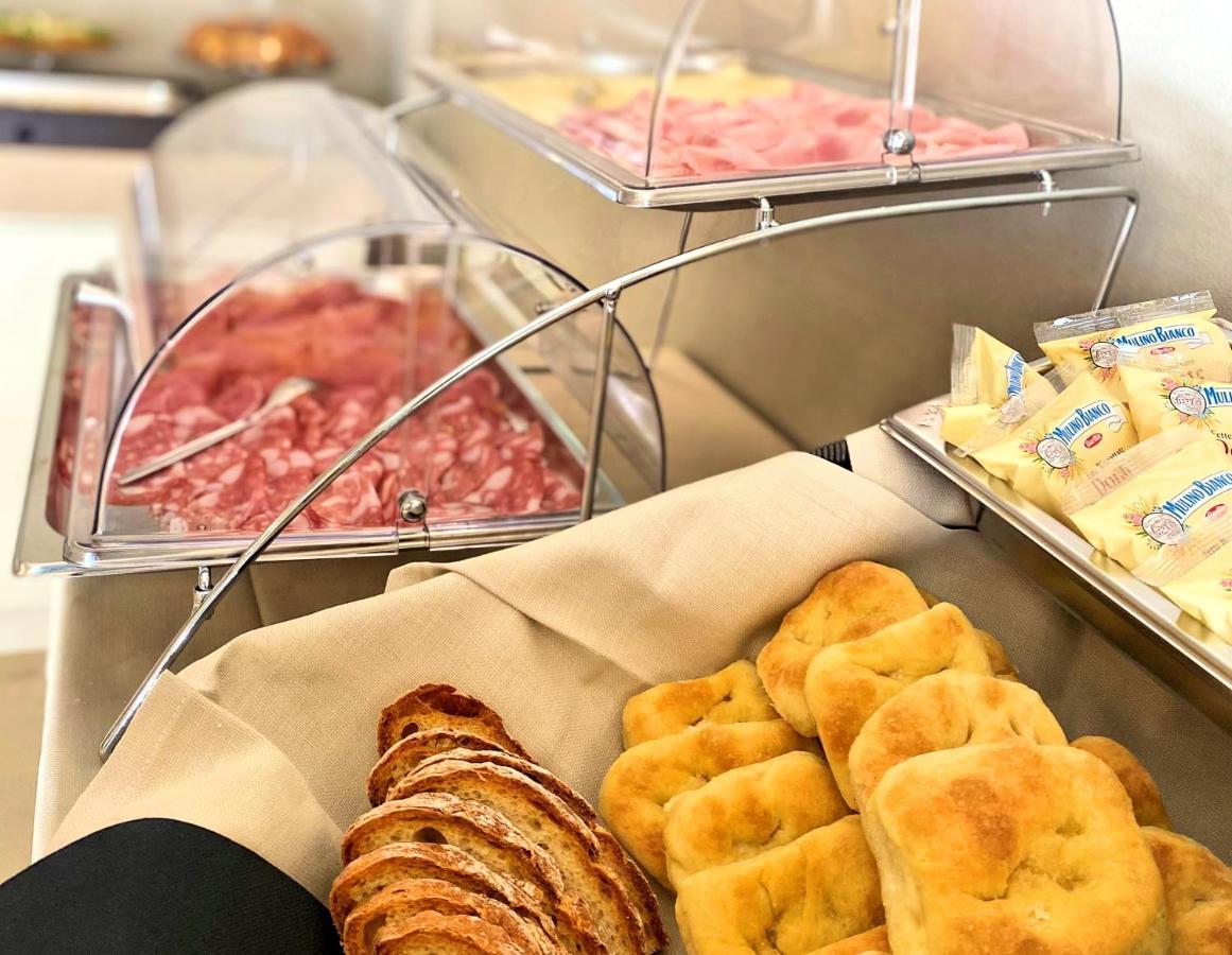 Cecina Hotel