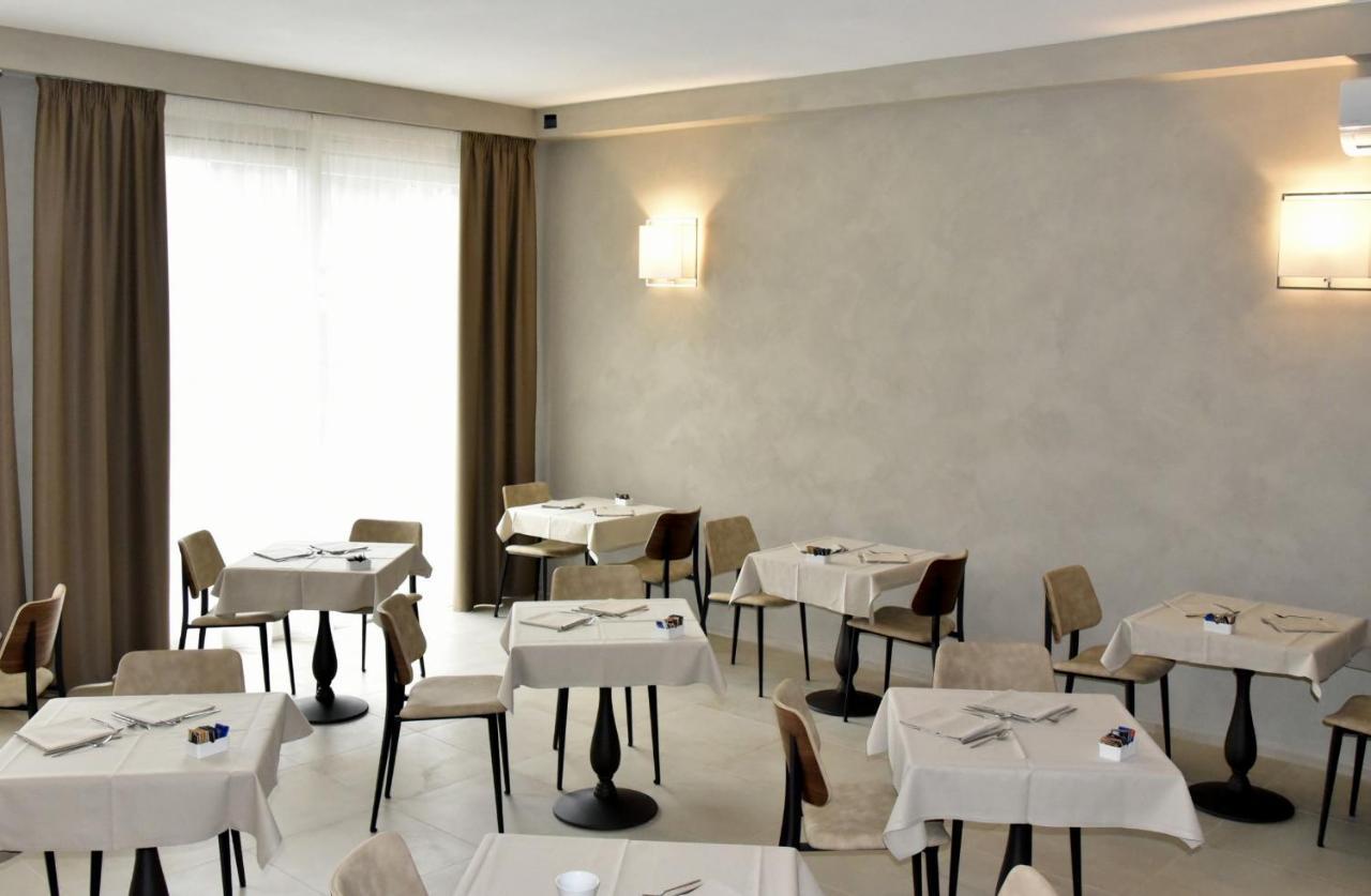 Hotel Cecina 3*