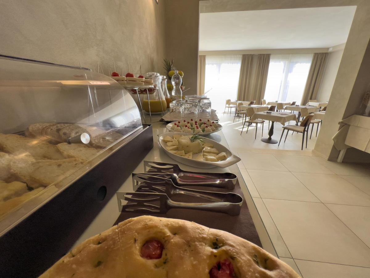 Hotel Cecina 3*